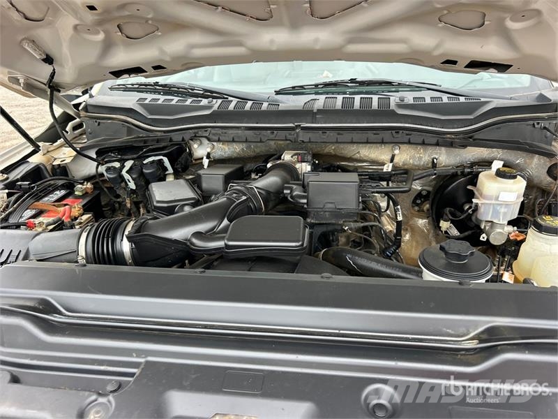 Ford F-250 XL 4x2 Extended Cab Pickup (Inoperable) その他