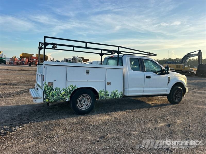 Ford F-250 XL 4x2 Extended Cab Utility Truck Pick up/Fiancata ribaltabile