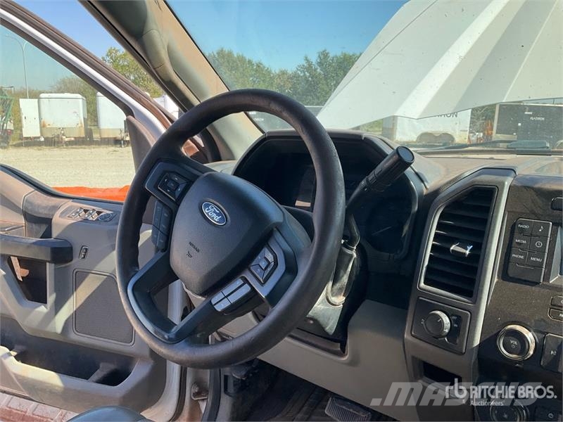 Ford F-250 XL 4x2 Extended Cab Pickup Inne