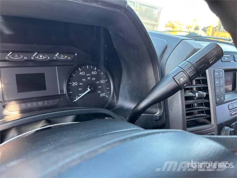 Ford F-250 XL 4x2 Extended Cab Pickup أخرى