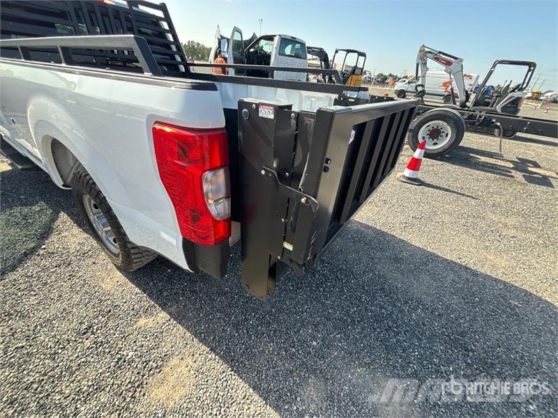 Ford F-250 XL 4x2 Extended Cab Pickup Andre varebiler