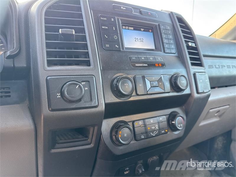 Ford F-250 XL 4x2 Extended Cab Pickup Інше