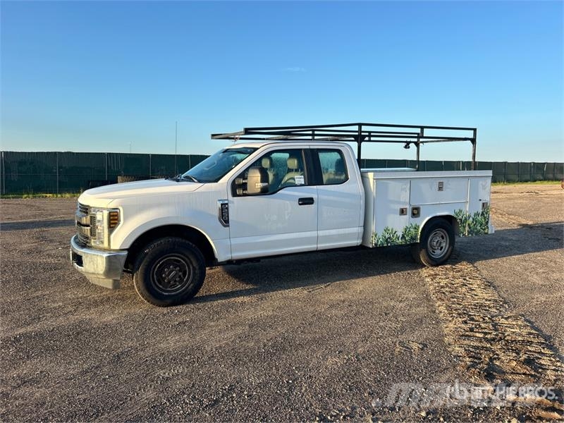Ford F-250 XL 4x2 Extended Cab Utility Truck Pick up/Fiancata ribaltabile