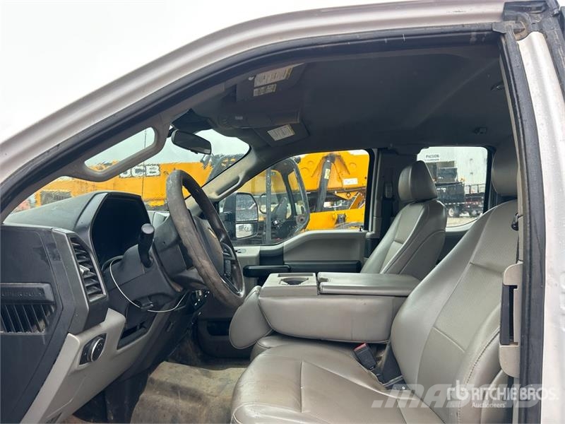 Ford F-250 XL 4x2 Extended Cab Pickup 其他