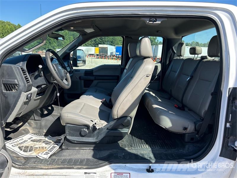 Ford F-250 XL 4x2 Extended Cab Pickup Ostalo
