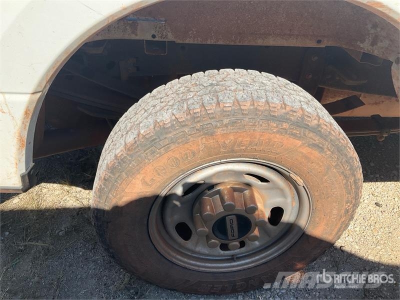 Ford F-250 XL 4x2 Extended Cab Pickup Inne