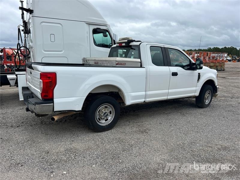 Ford F-250 XL 4x2 Extended Cab Pickup (Inoperable) その他