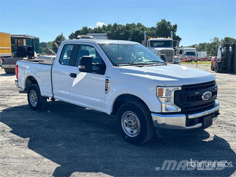 Ford F-250 XL 4x2 Extended Cab Pickup Ostalo