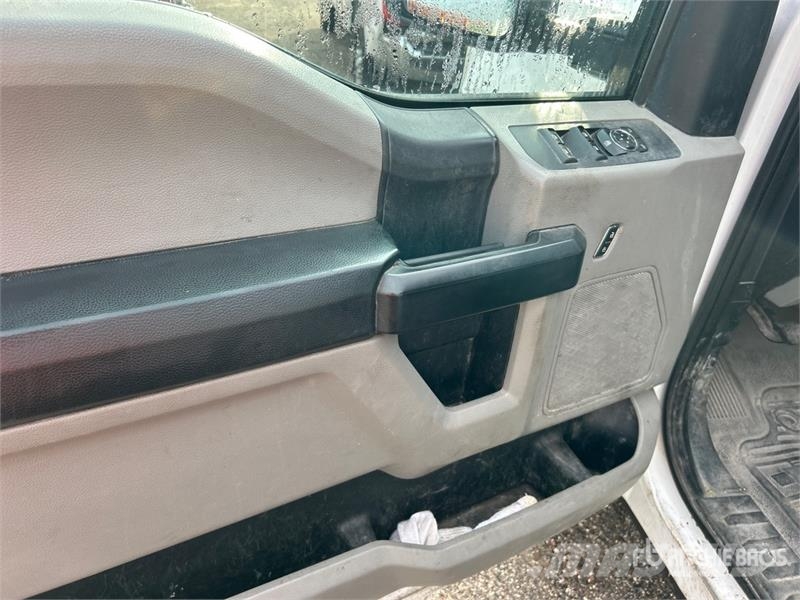 Ford F-250 XL 4x2 Extended Cab Pickup Ostalo
