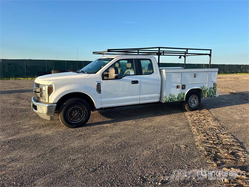 Ford F-250 XL 4x2 Extended Cab Utility Truck Pick up/Fiancata ribaltabile