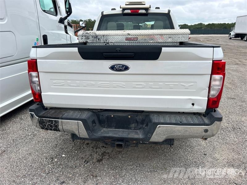Ford F-250 XL 4x2 Extended Cab Pickup (Inoperable) その他