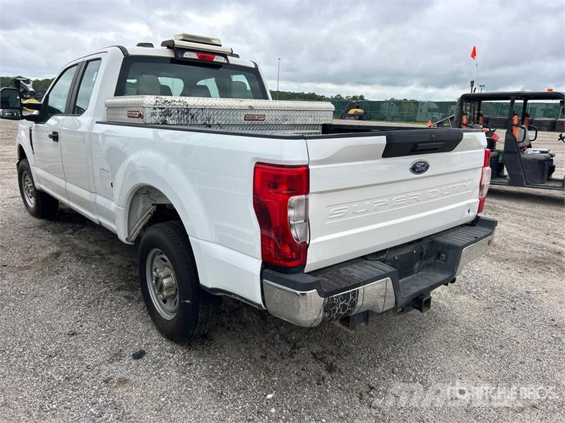 Ford F-250 XL 4x2 Extended Cab Pickup (Inoperable) その他