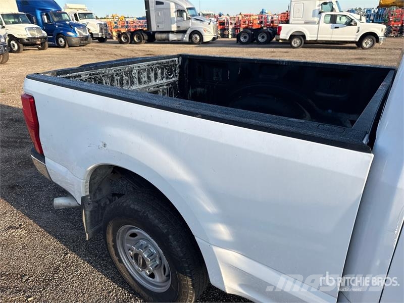 Ford F-250 XL 4x2 Extended Cab Pickup Інше