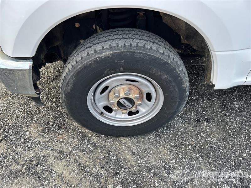 Ford F-250 XL 4x2 Extended Cab Pickup Anders