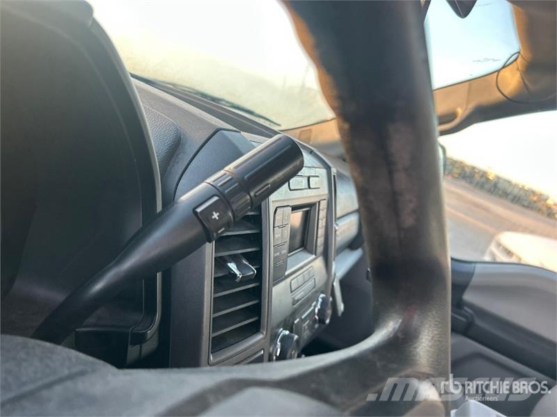 Ford F-250 XL 4x2 Extended Cab Pickup Furgoni altro
