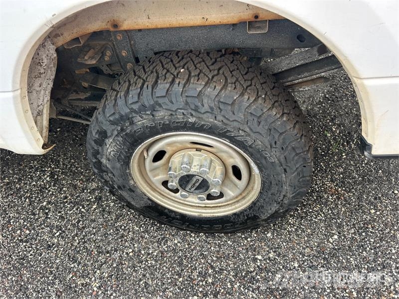Ford F-250 XL 4x2 Extended Cab Pickup 其他