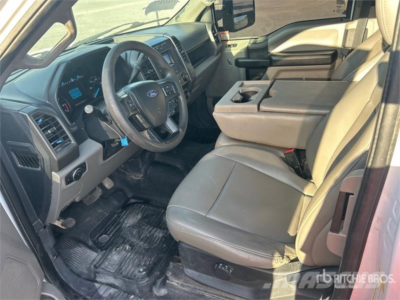 Ford F-250 XL 4x2 Extended Cab Pickup Andre varebiler