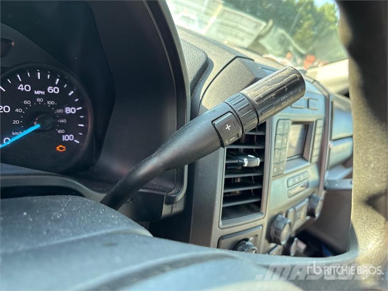 Ford F-250 XL 4x2 Extended Cab Pickup أخرى