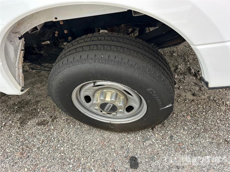 Ford F-250 XL 4x2 Extended Cab Pickup (Inoperable) その他