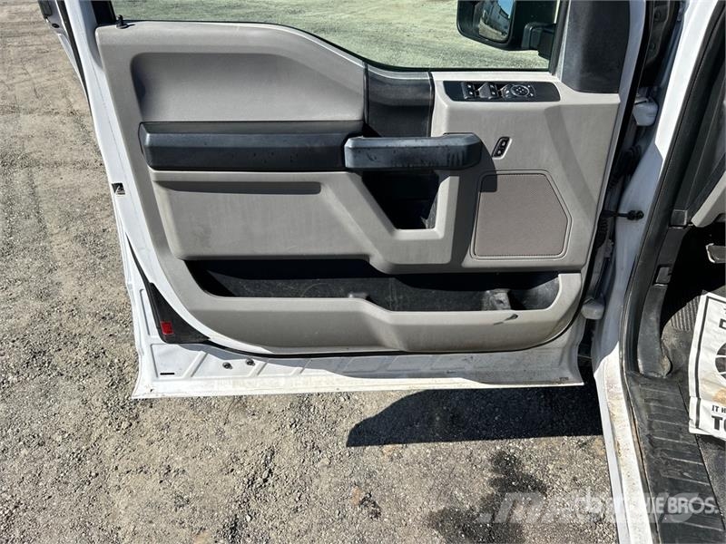 Ford F-250 XL 4x2 Extended Cab Pickup Ostalo