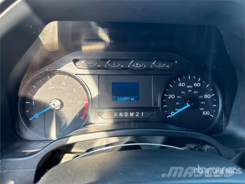 Ford F-250 XL 4x2 Extended Cab Pickup أخرى