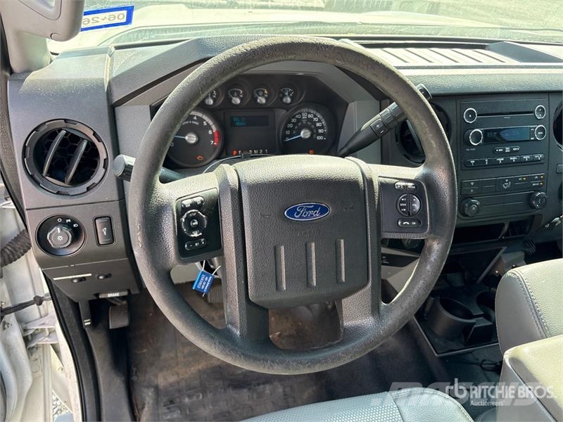 Ford F-250 XL 4x2 Extended Cab Utility Truck Utilitaire benne
