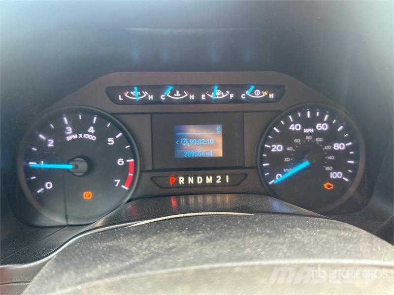 Ford F-250 XL 4x2 Extended Cab Pickup Outro