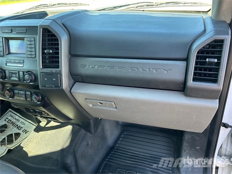 Ford F-250 XL 4x2 Extended Cab Pickup Ostalo