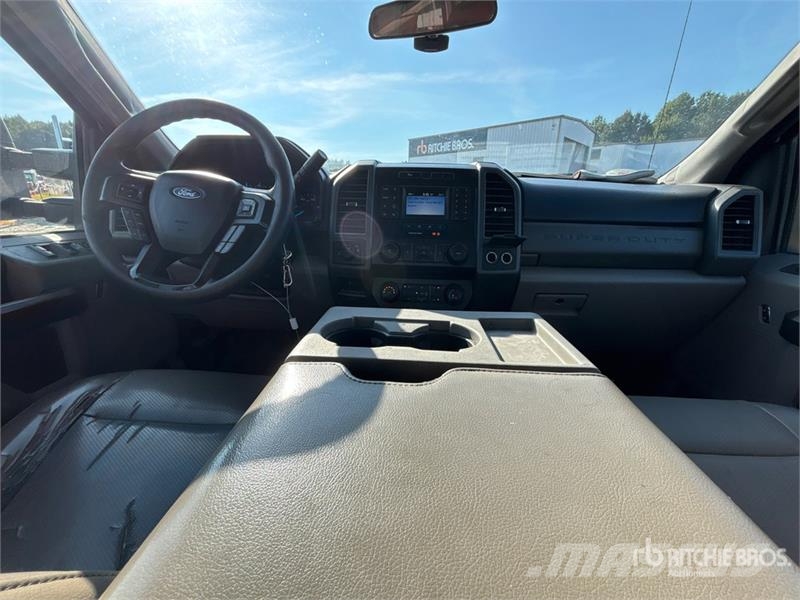 Ford F-250 XL 4x2 Extended Cab Pickup أخرى
