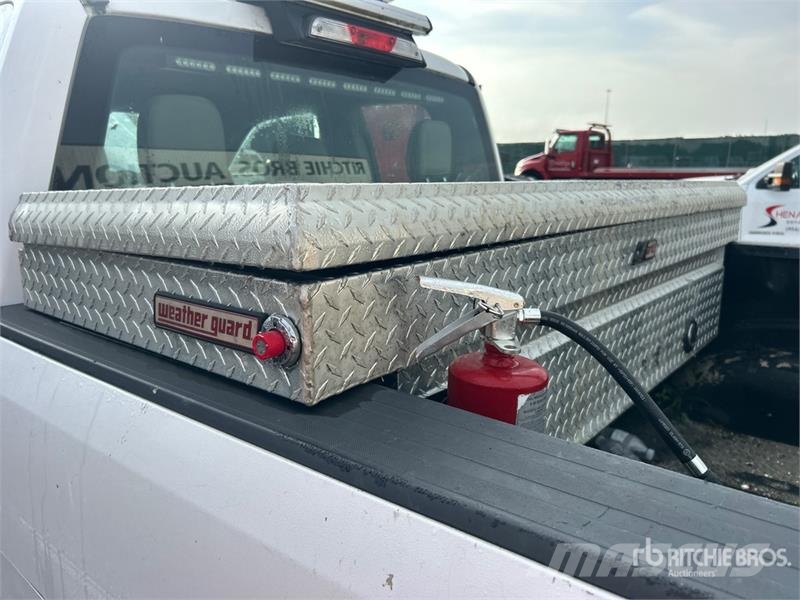 Ford F-250 XL 4x2 Extended Cab Pickup Ostalo