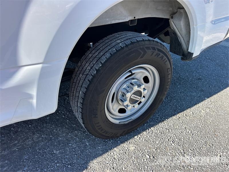 Ford F-250 XL 4x2 Extended Cab Pickup 其他