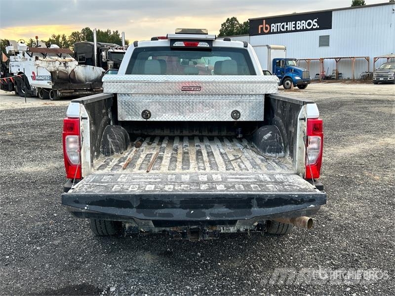 Ford F-250 XL 4x2 Extended Cab Pickup Anders