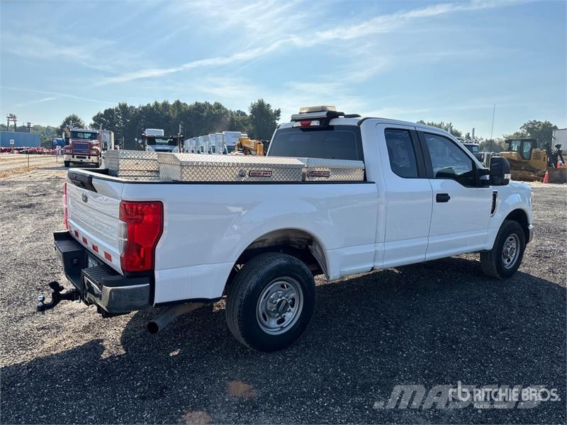 Ford F-250 XL 4x2 Extended Cab Pickup Muu