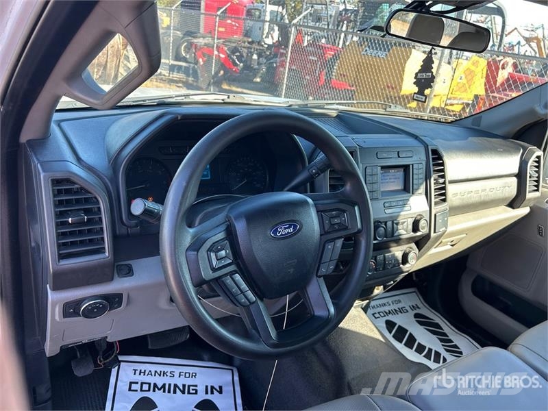 Ford F-250 XL 4x2 Extended Cab Pickup 其他