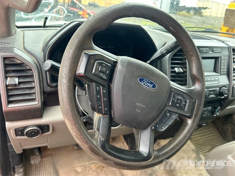 Ford F-250 XL 4x2 Extended Cab Pickup 其他