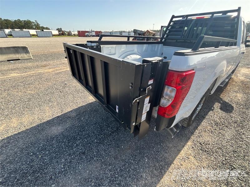 Ford F-250 XL 4x2 Extended Cab Pickup Andre varebiler