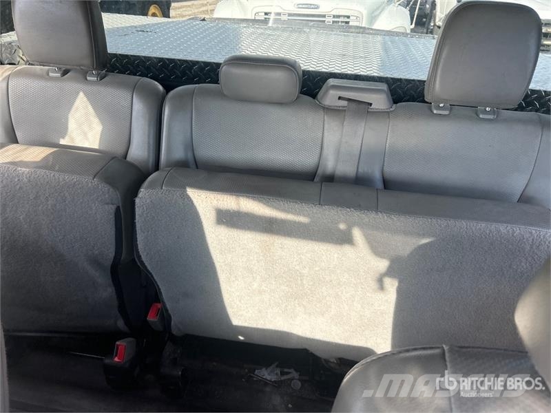 Ford F-250 XL 4x2 Extended Cab Pickup Outro