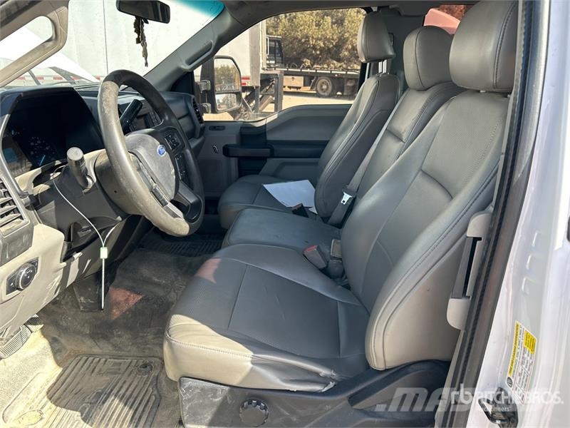 Ford F-250 XL 4x2 Extended Cab Pickup Muu