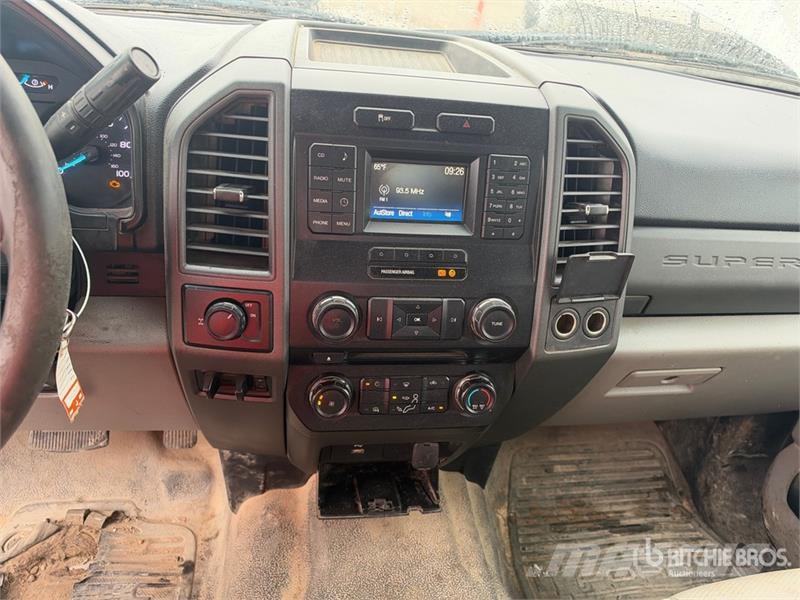 Ford F-250 XL 4x2 Extended Cab Pickup Egyéb