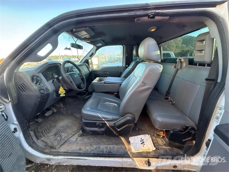 Ford F-250 XL 4x2 Extended Cab Pickup Citi