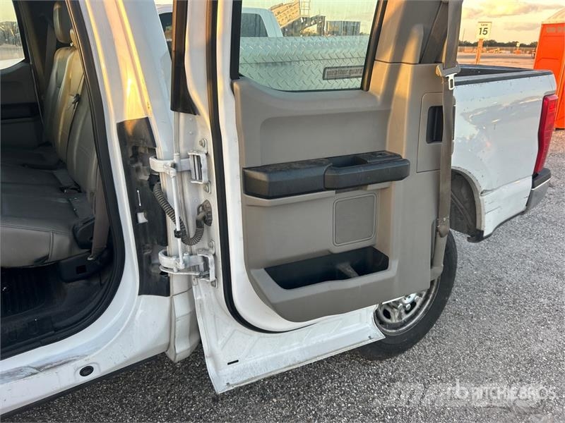 Ford F-250 XL 4x2 Extended Cab Pickup Furgoni altro