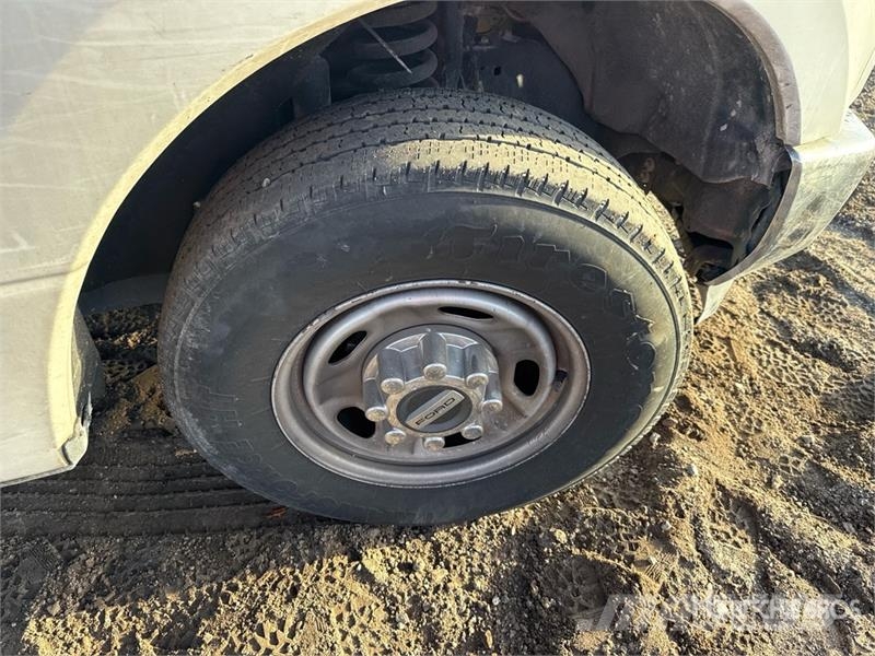 Ford F-250 XL 4x2 Extended Cab Pickup Прочие фургоны