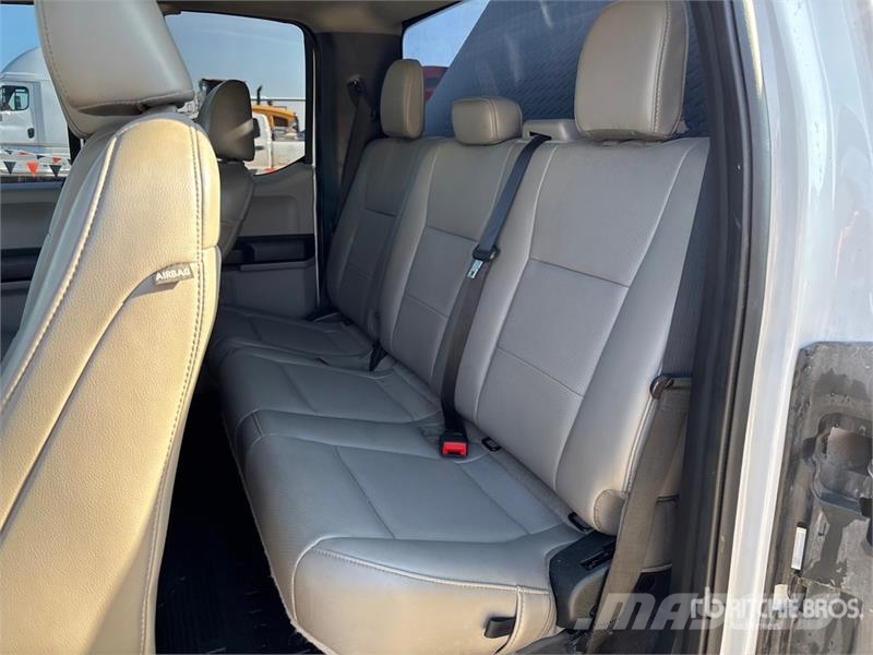 Ford F-250 XL 4x2 Extended Cab Pickup أخرى