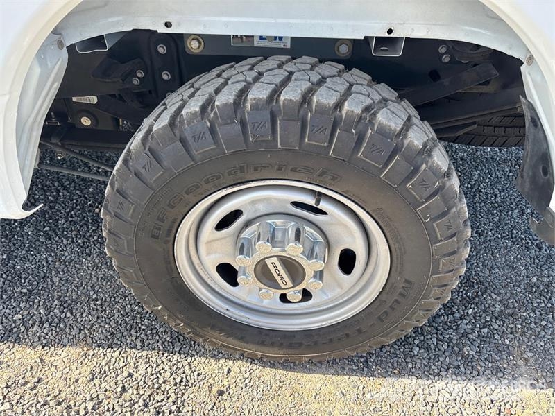 Ford F-250 XL 4x2 Extended Cab Pickup Andre varebiler