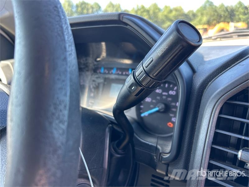 Ford F-250 XL 4x2 Extended Cab Pickup Ostalo