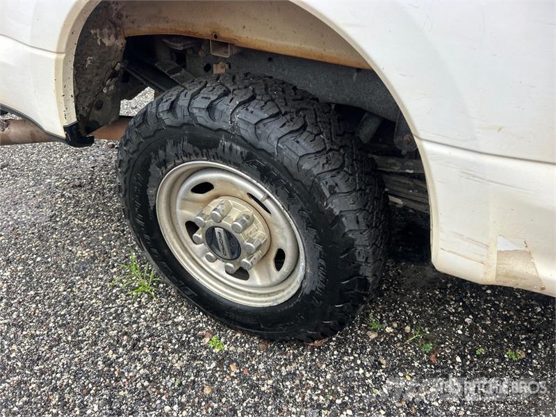 Ford F-250 XL 4x2 Extended Cab Pickup 其他