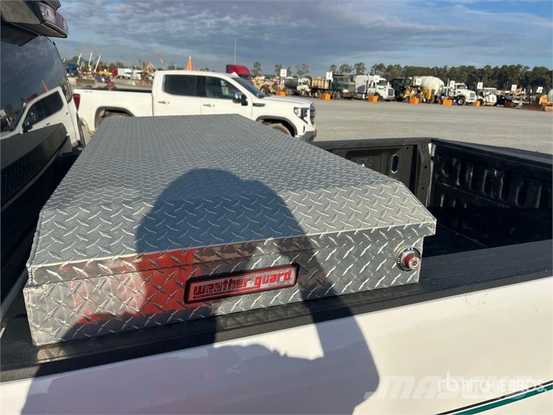 Ford F-250 XL 4x2 Extended Cab Pickup Andre varebiler