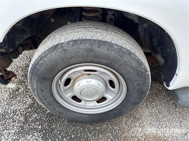 Ford F-250 XL 4x2 Pickup Andere Transporter