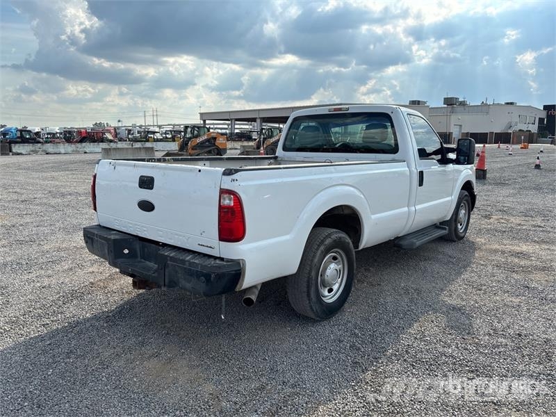 Ford F-250 XL 4x2 Pickup Andere Transporter