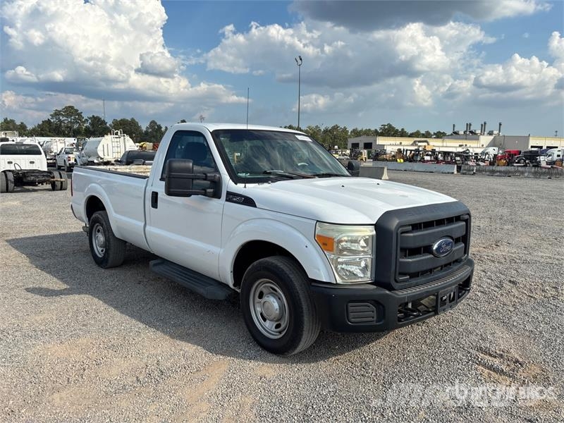 Ford F-250 XL 4x2 Pickup Andere Transporter